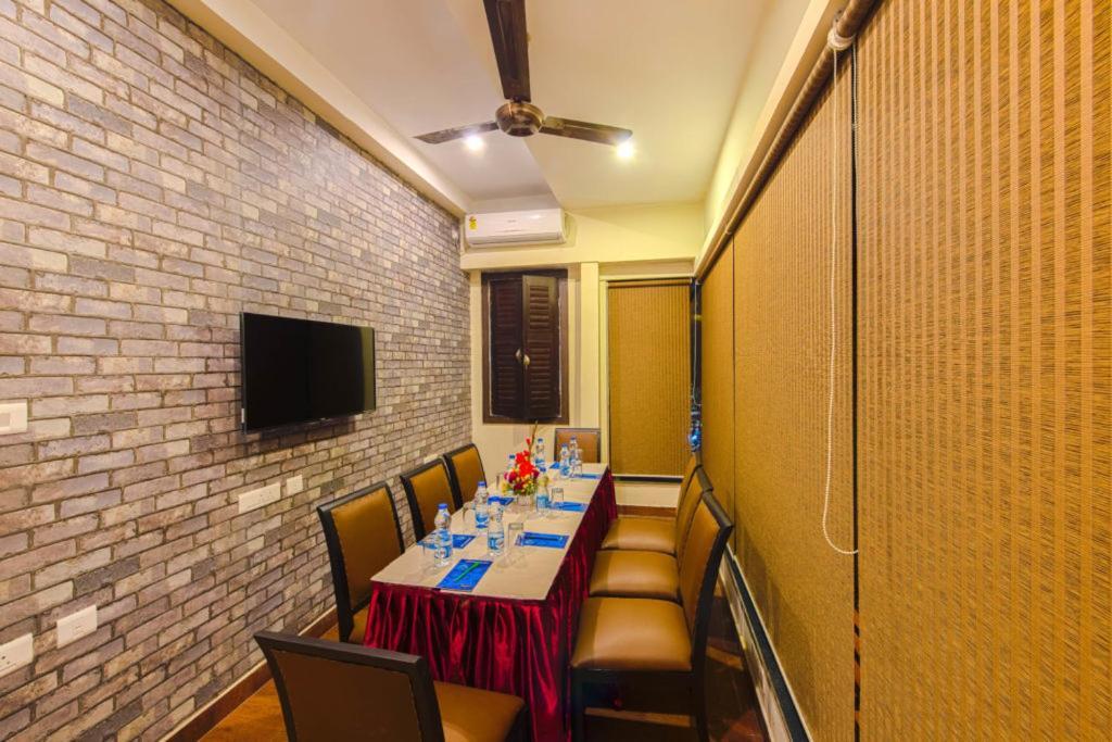 Casa Broadway-A Boutique Hotel Kolkata Exterior photo