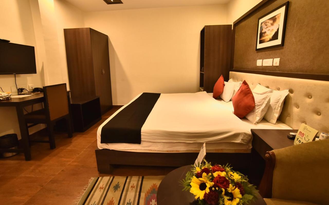 Casa Broadway-A Boutique Hotel Kolkata Exterior photo
