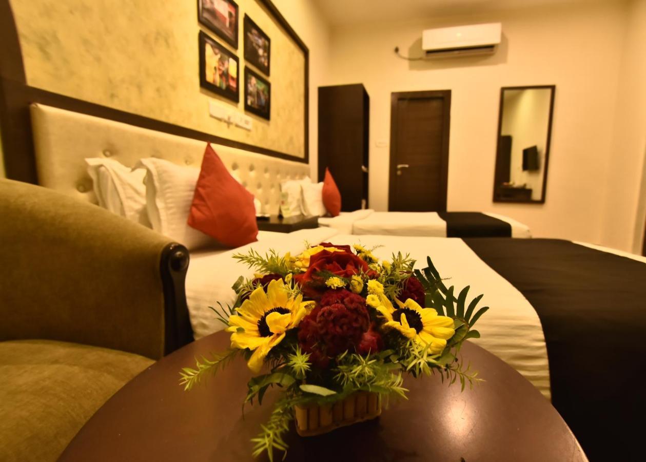 Casa Broadway-A Boutique Hotel Kolkata Exterior photo