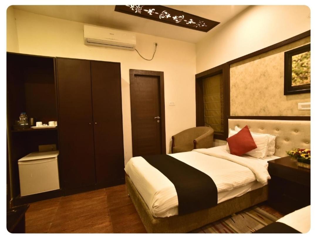 Casa Broadway-A Boutique Hotel Kolkata Exterior photo
